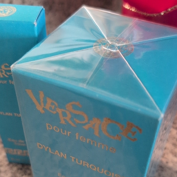Versace Dylan Turquoise Eau de Toilette Sealed Pack 1.7 Oz Spray And .3 Spray - Picture 2 of 2